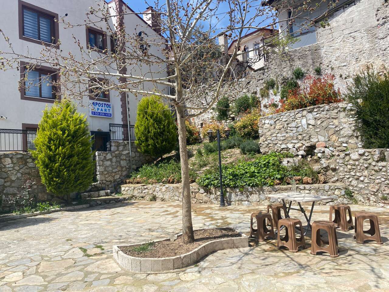 Muğla’da Tarihi Apostol Han’da Yaşam Sürüyor 1